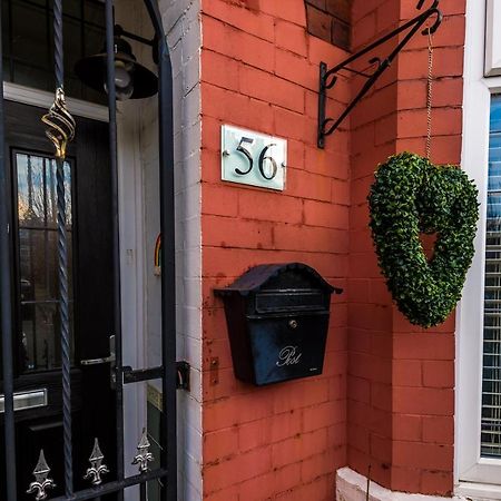 3 Bed Property, Upto 8 Guests Near City Centre Манчестер Экстерьер фото